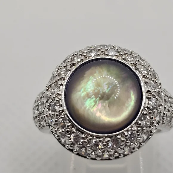 Vintage Mother of Pearl Sterling Silver Diamond Ring Size 7! - Picture 4 of 7